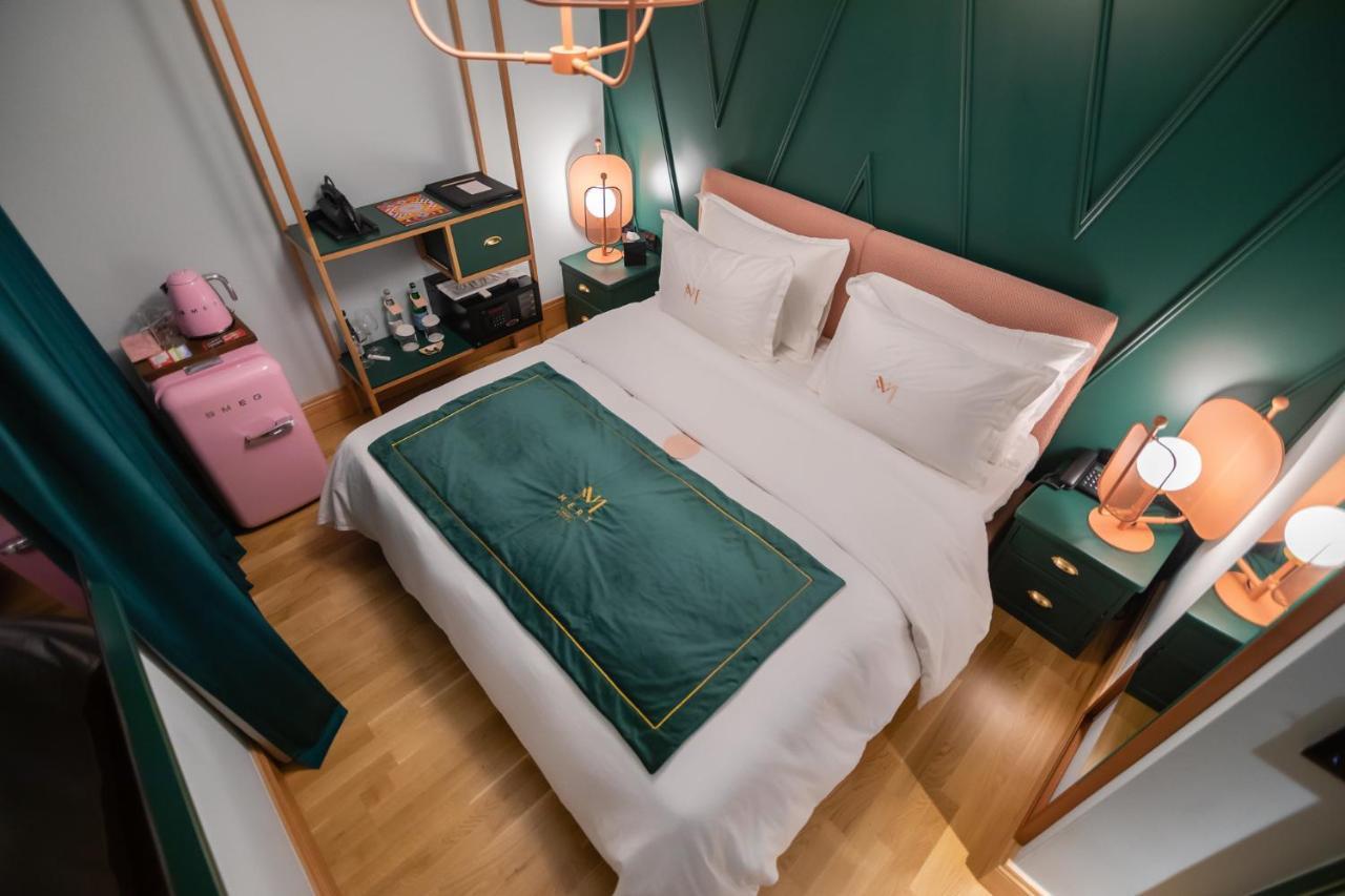 Mert Boutique Hotel Корча Экстерьер фото