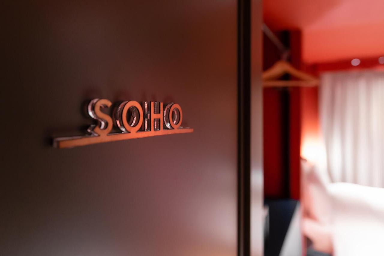 Mert Boutique Hotel Корча Экстерьер фото