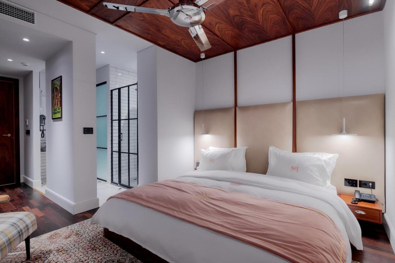 Mert Boutique Hotel Корча Экстерьер фото