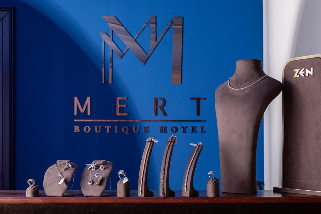 Mert Boutique Hotel Корча Экстерьер фото