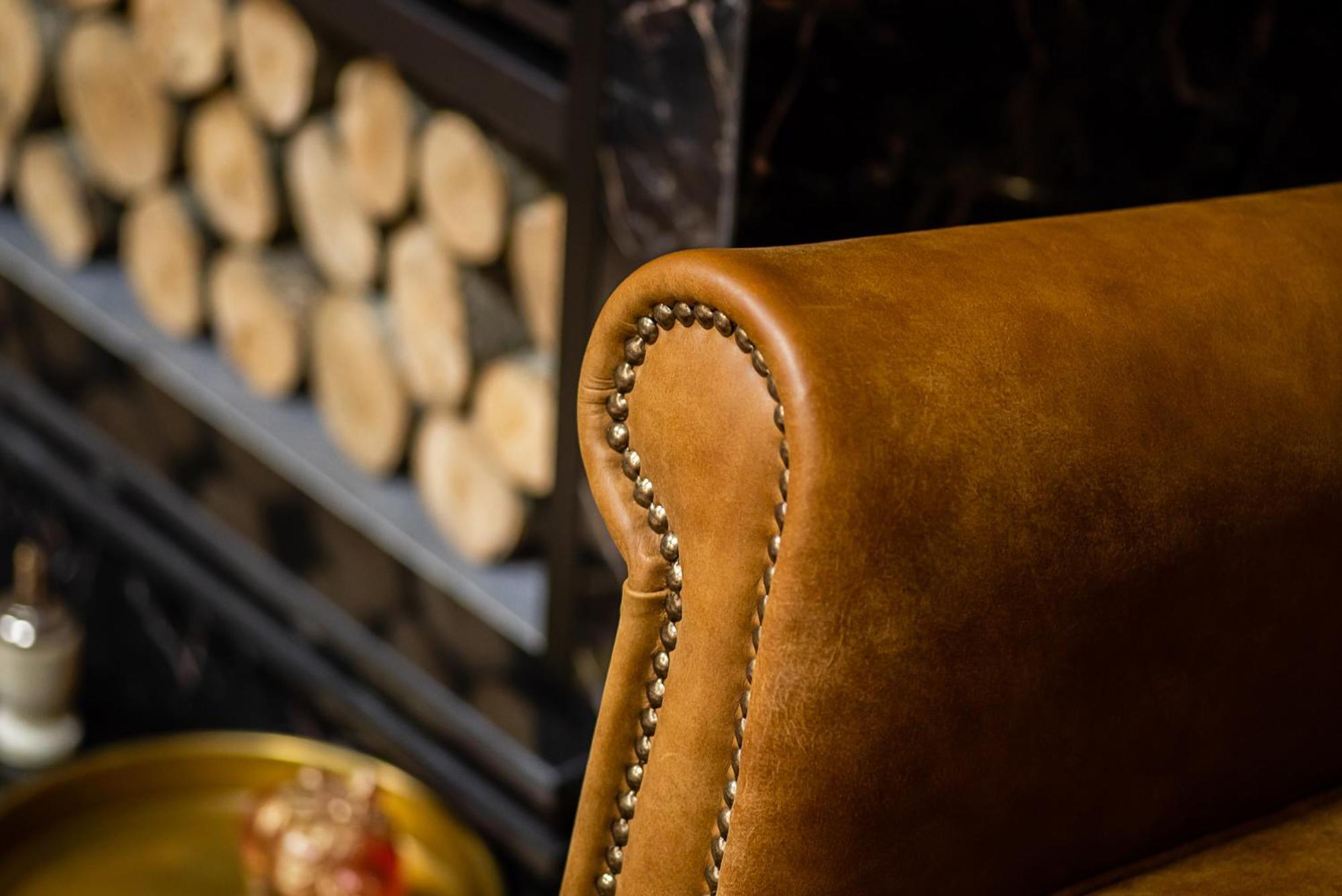 Mert Boutique Hotel Корча Экстерьер фото