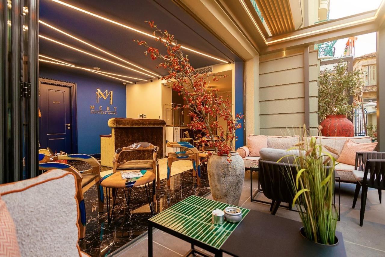 Mert Boutique Hotel Корча Экстерьер фото