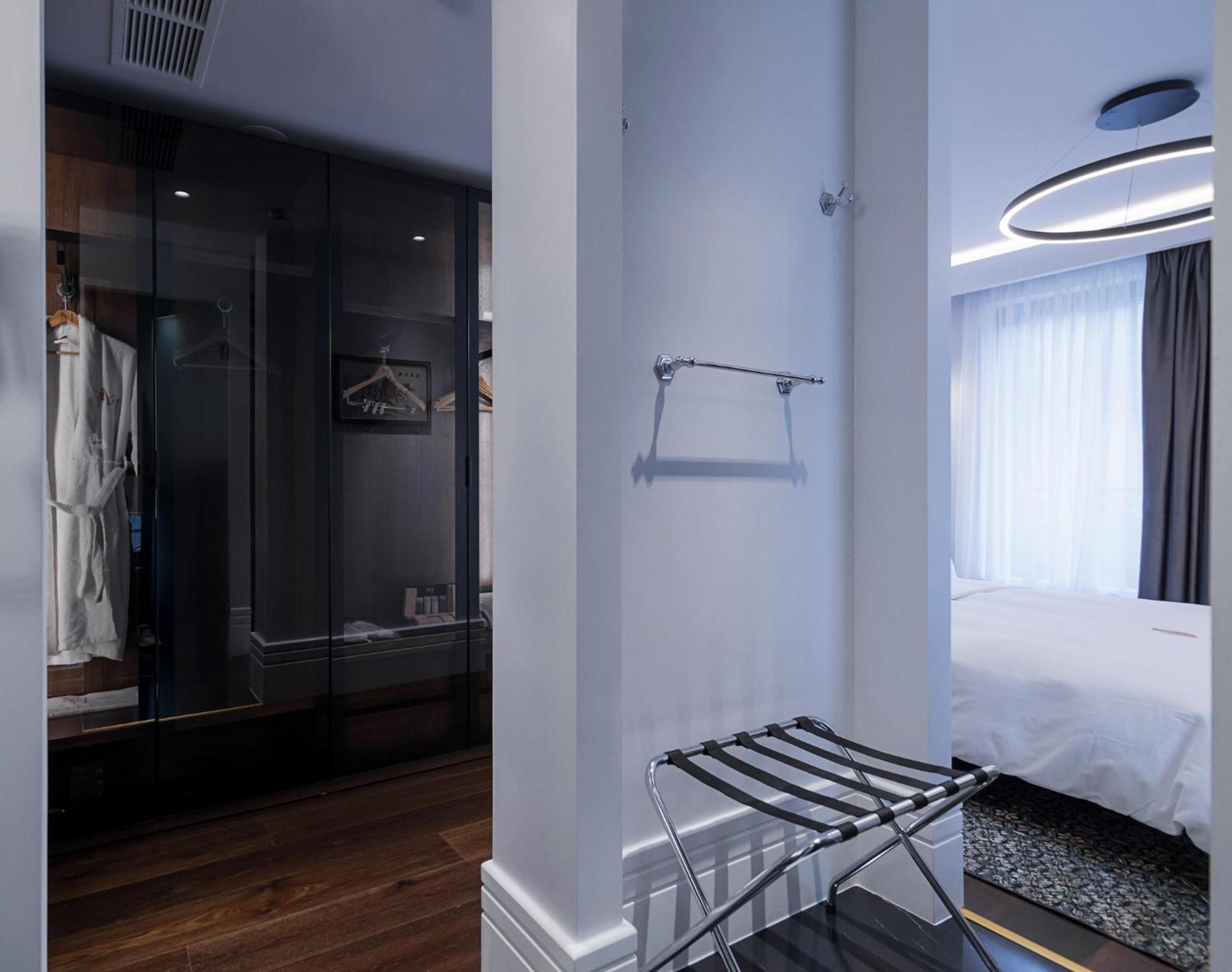 Mert Boutique Hotel Корча Экстерьер фото